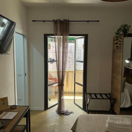 נאפולי Gennarino Apartments - Panorama Suite With Balcony And Urban Loft מראה חיצוני תמונה