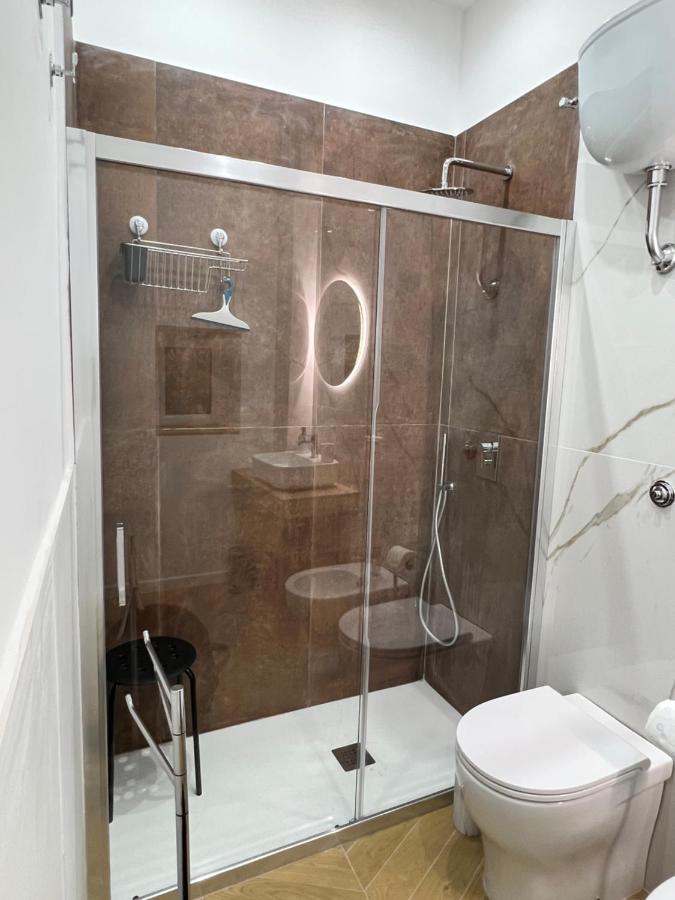 נאפולי Gennarino Apartments - Panorama Suite With Balcony And Urban Loft מראה חיצוני תמונה