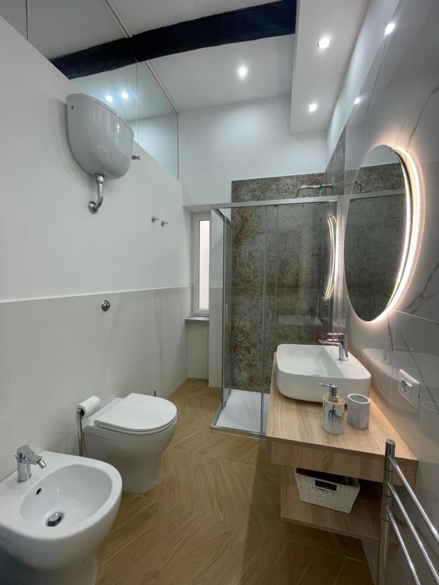 נאפולי Gennarino Apartments - Panorama Suite With Balcony And Urban Loft מראה חיצוני תמונה