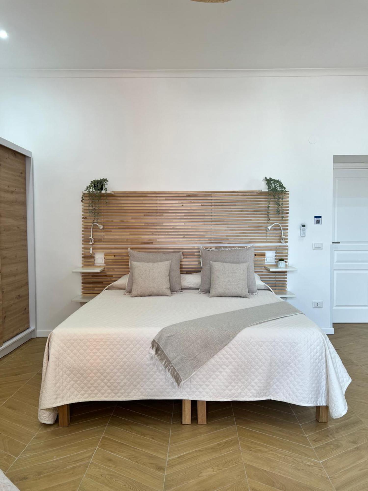 נאפולי Gennarino Apartments - Panorama Suite With Balcony And Urban Loft מראה חיצוני תמונה