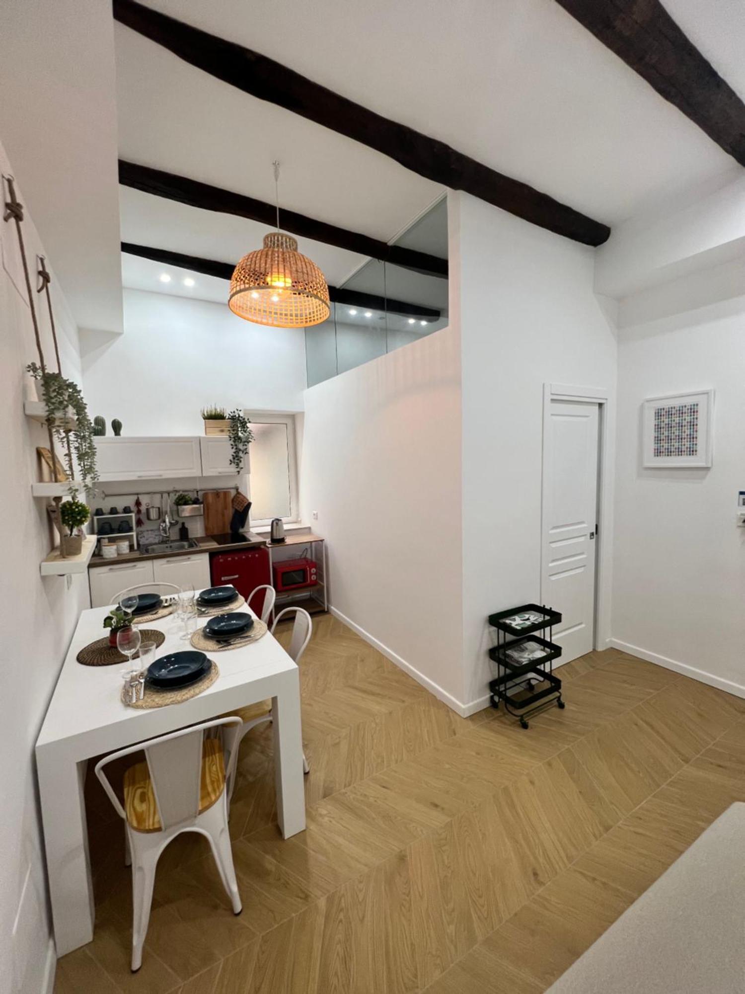 נאפולי Gennarino Apartments - Panorama Suite With Balcony And Urban Loft מראה חיצוני תמונה
