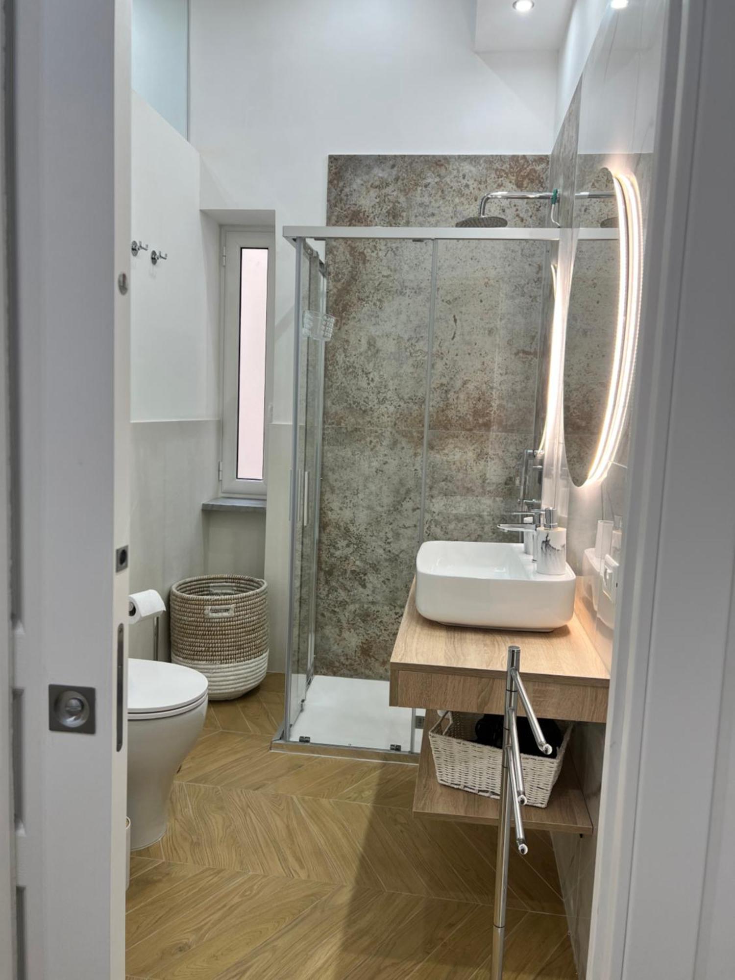 נאפולי Gennarino Apartments - Panorama Suite With Balcony And Urban Loft מראה חיצוני תמונה