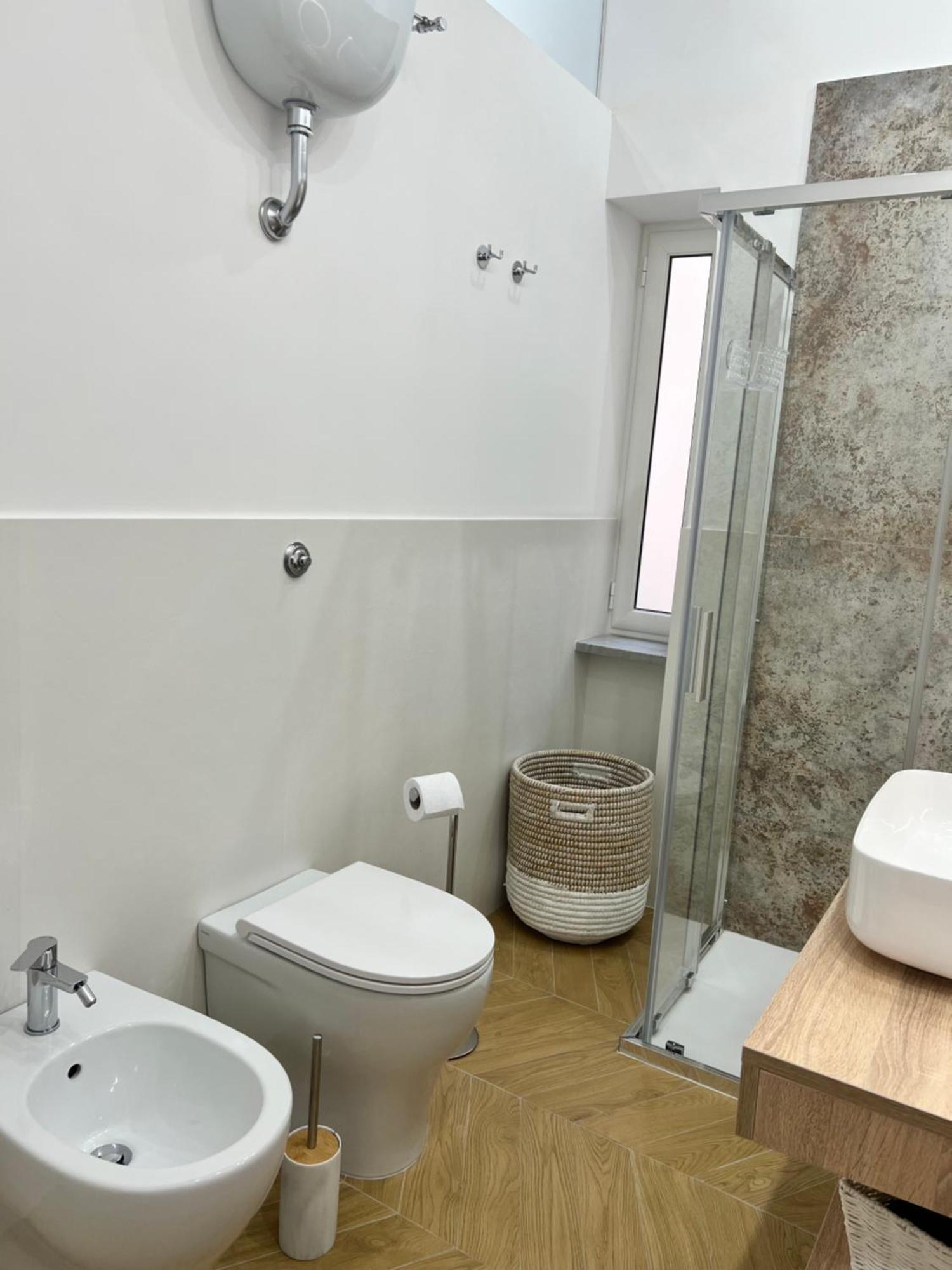 נאפולי Gennarino Apartments - Panorama Suite With Balcony And Urban Loft מראה חיצוני תמונה