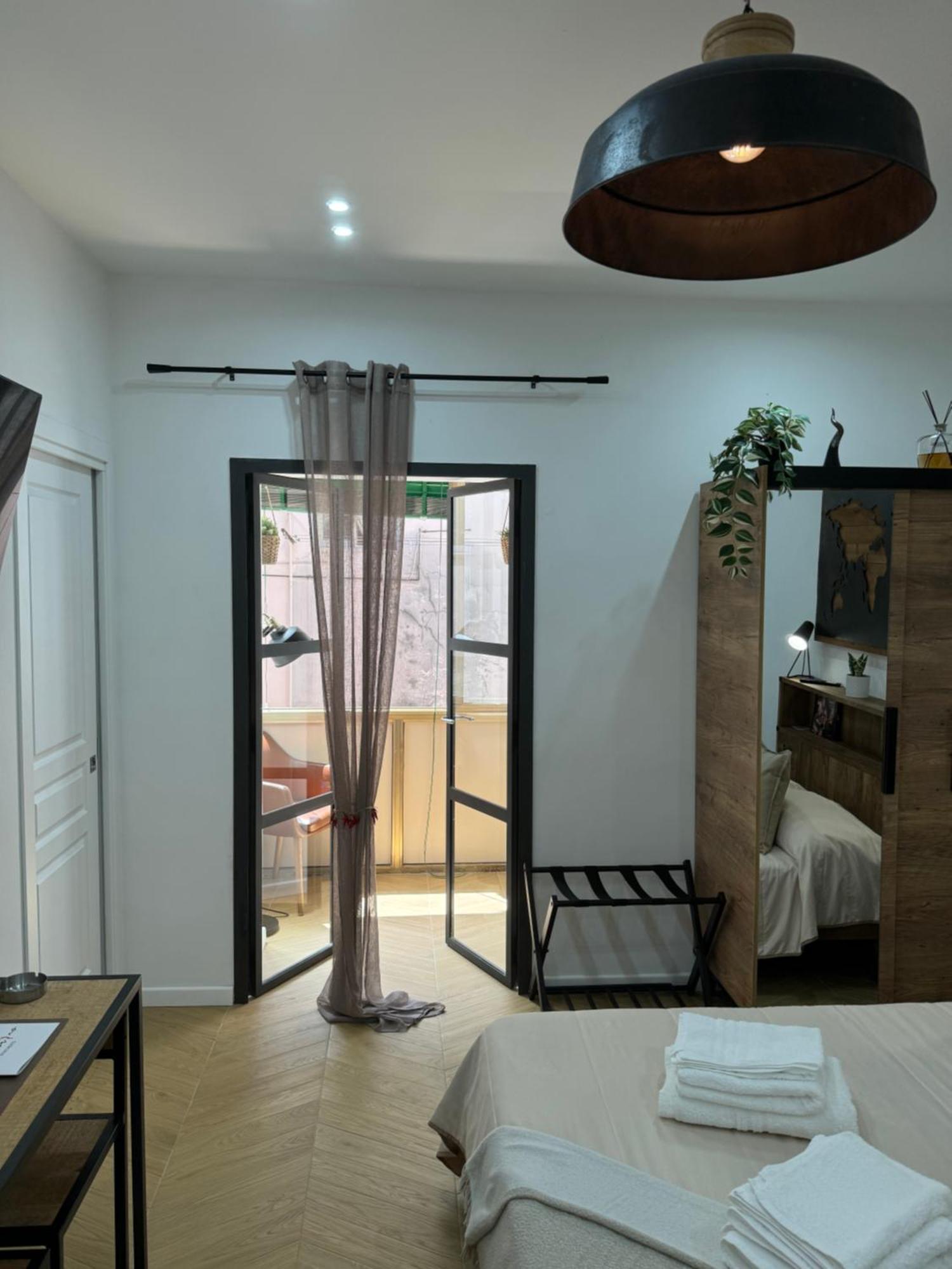 נאפולי Gennarino Apartments - Panorama Suite With Balcony And Urban Loft מראה חיצוני תמונה