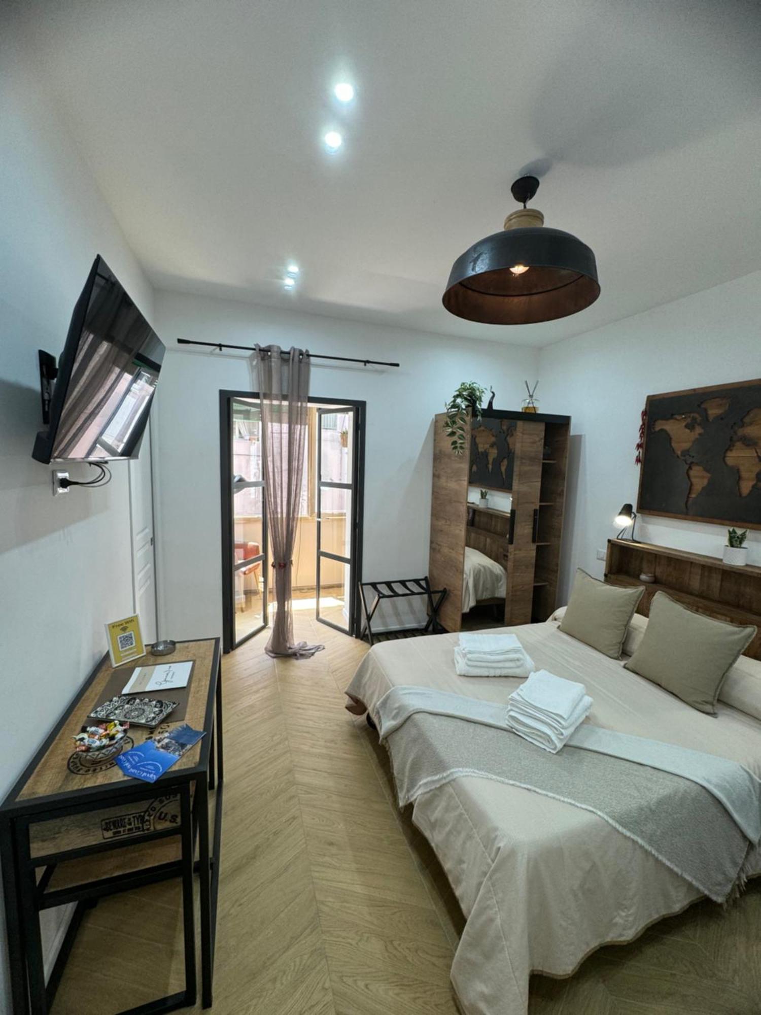 נאפולי Gennarino Apartments - Panorama Suite With Balcony And Urban Loft מראה חיצוני תמונה
