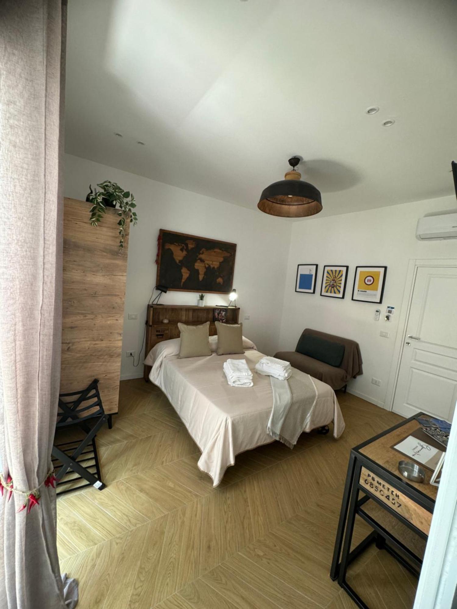 נאפולי Gennarino Apartments - Panorama Suite With Balcony And Urban Loft מראה חיצוני תמונה